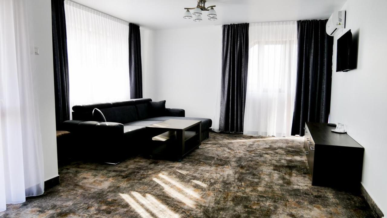 Motel Infinit Târgu Jiu Exterior foto