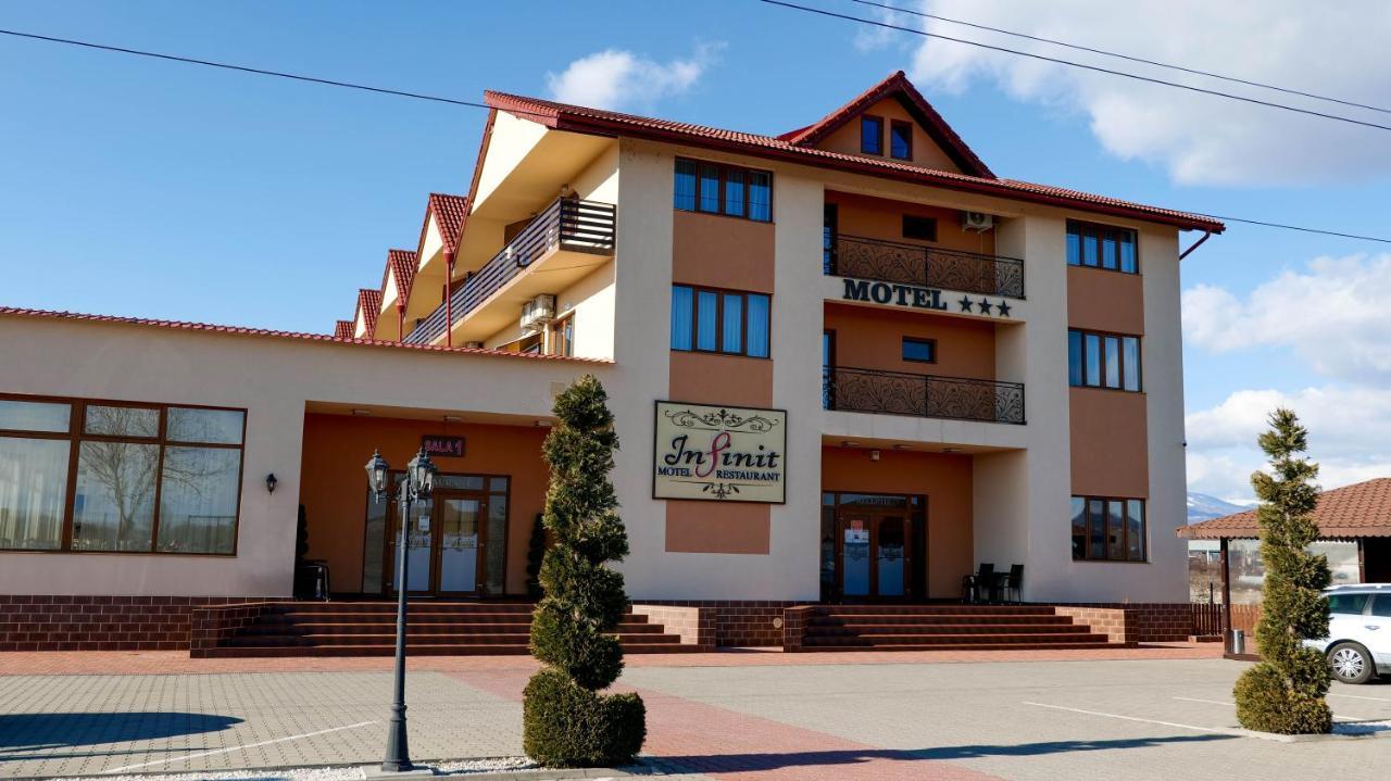Motel Infinit Târgu Jiu Exterior foto